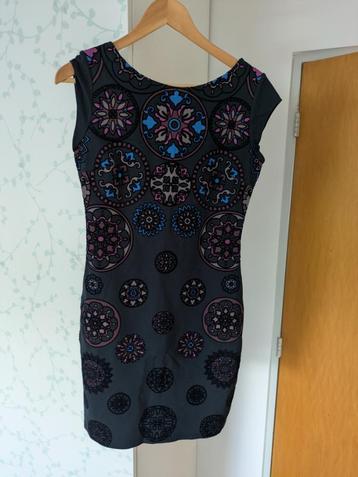 Desigual strakke jurk maat S te koop beschikbaar voor biedingen