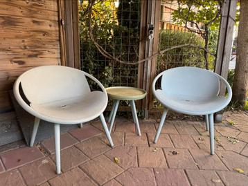 Tuinsetje. Zit lekker! beschikbaar voor biedingen