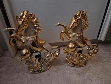 2 grote gold plated paarden beschikbaar voor biedingen