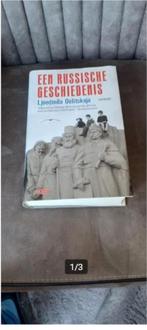 Een Russische geschiedenis Ljoedmila Oelitskaja, Ophalen of Verzenden, Zo goed als nieuw