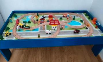 Houten Speeltafel Trein biloba beschikbaar voor biedingen