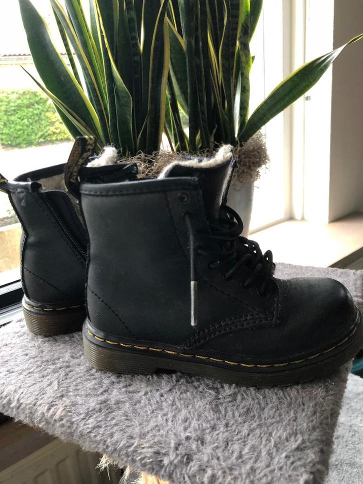 Gevoerde dr. Martens kinderschoen, Kinderen en Baby's, Kinderkleding | Schoenen en Sokken, Gebruikt, Laarzen, Jongen of Meisje