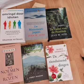 Diverse boeken beschikbaar voor biedingen