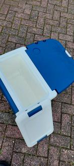 Koelbox tafeltje en 2 krukjes in 1 wieltjes 30l, Caravans en Kamperen, Ophalen, Zo goed als nieuw, Koelbox, Koelelement