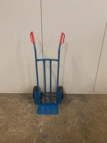 Nieuwe steekwagen / steekkar / transportkar luchtbanden beschikbaar voor biedingen