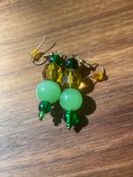 Vintage Groene Kralen Oorbellen, Sieraden, Tassen en Uiterlijk, Oorbellen, Ophalen of Verzenden, Glas, Groen, Hangers