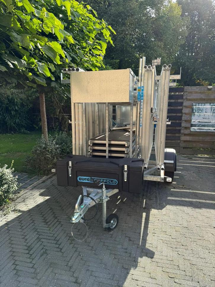 Te huur, Doe-het-zelf en Verbouw, Steigers, Zo goed als nieuw, Rolsteiger of Kamersteiger, 5 meter of hoger, Ophalen of Verzenden