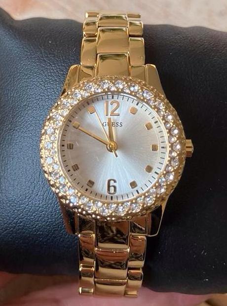 Guess dames polshorloge strass goud zgan, Sieraden, Tassen en Uiterlijk, Horloges | Dames, Zo goed als nieuw, Guess, Staal, Ophalen of Verzenden