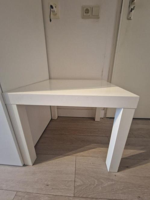 2 Ikea Lack witte tafeltjes, Huis en Inrichting, Tafels | Bijzettafels, Gebruikt, Vierkant, 45 tot 60 cm, 55 tot 75 cm, Kunststof