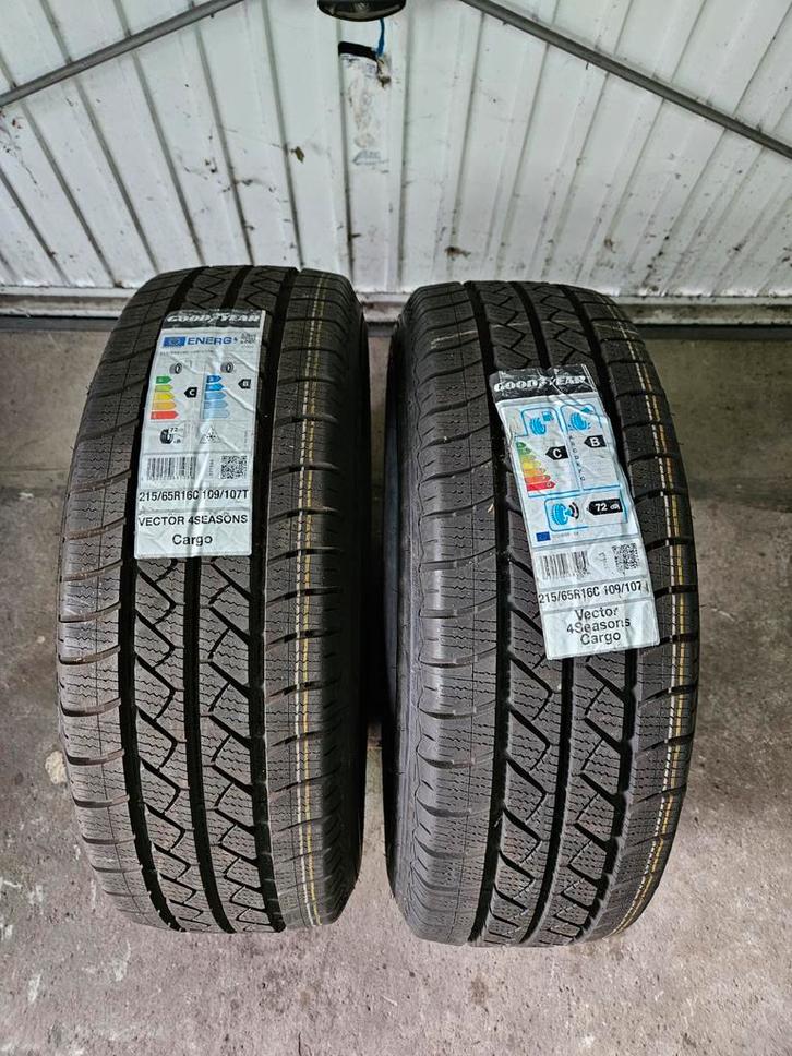 Nieuw! 2x Goodyear Vector 4 Seasons Cargo 215 65 16 109/107T, Auto-onderdelen, Banden en Velgen, Band(en), All Season, 16 inch