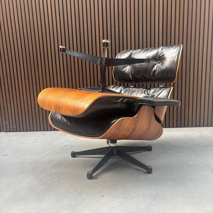 Vitra Eames Lounge Chair met Ottoman, Antiek en Kunst, Antiek | Meubels | Stoelen en Banken, Ophalen of Verzenden