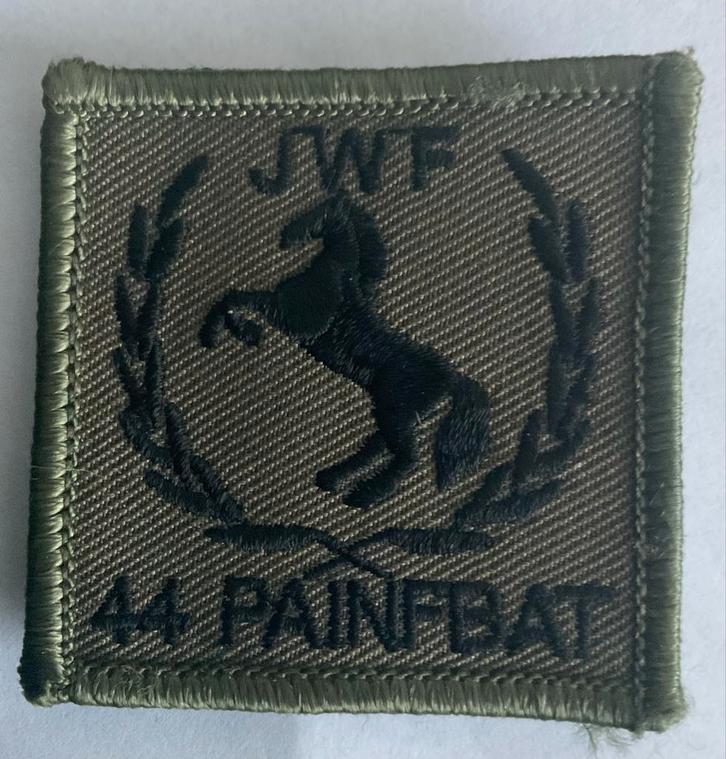 Koninklijke Landmacht Embleem - 44 Painfbat, Verzamelen, Militaria | Algemeen, Landmacht, Embleem of Badge, Nederland, Verzenden