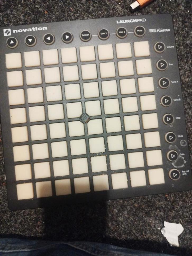 Novation Launchpad MK2+ Launch Control Mini, Muziek en Instrumenten, Midi-apparatuur, Zo goed als nieuw, Ophalen of Verzenden