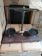 Antieke messing /bakkeliet precisie weegschaal 50x45x19 cm., Ophalen of Verzenden