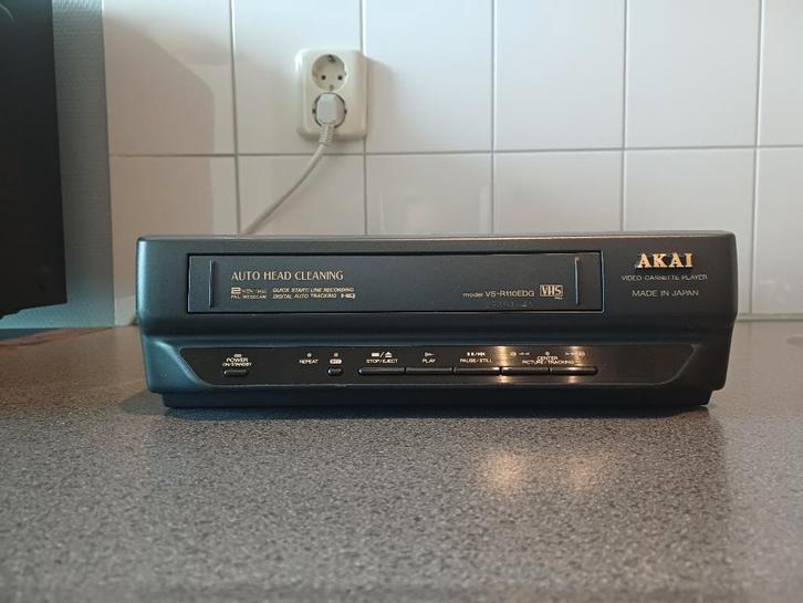 Akai VS-R110EDG Video Cassette Player, Audio, Tv en Foto, Videospelers, Refurbished, VHS-speler of -recorder, Ophalen