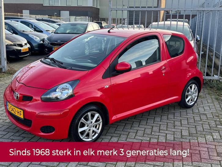 Toyota Aygo 1.0-12V Dynamic! Nieuwe APK! Airco l Camera l El, Auto's, Toyota, Bedrijf, Te koop, Aygo, ABS, Airbags, Airconditioning