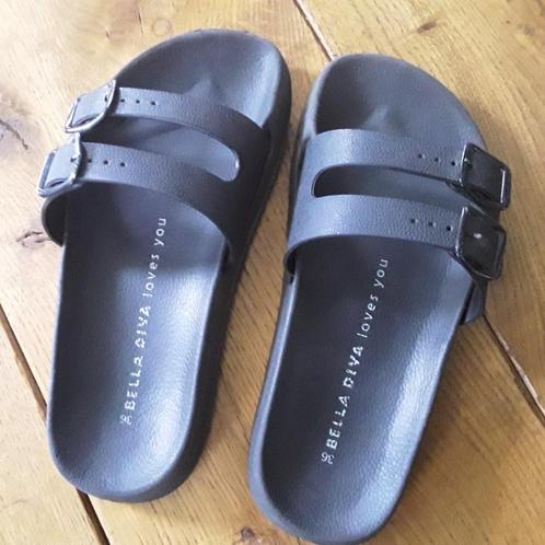 Slippers (bella diva), Kinderen en Baby's, Kinderkleding | Schoenen en Sokken, Gebruikt, Overige typen, Jongen of Meisje, Ophalen of Verzenden