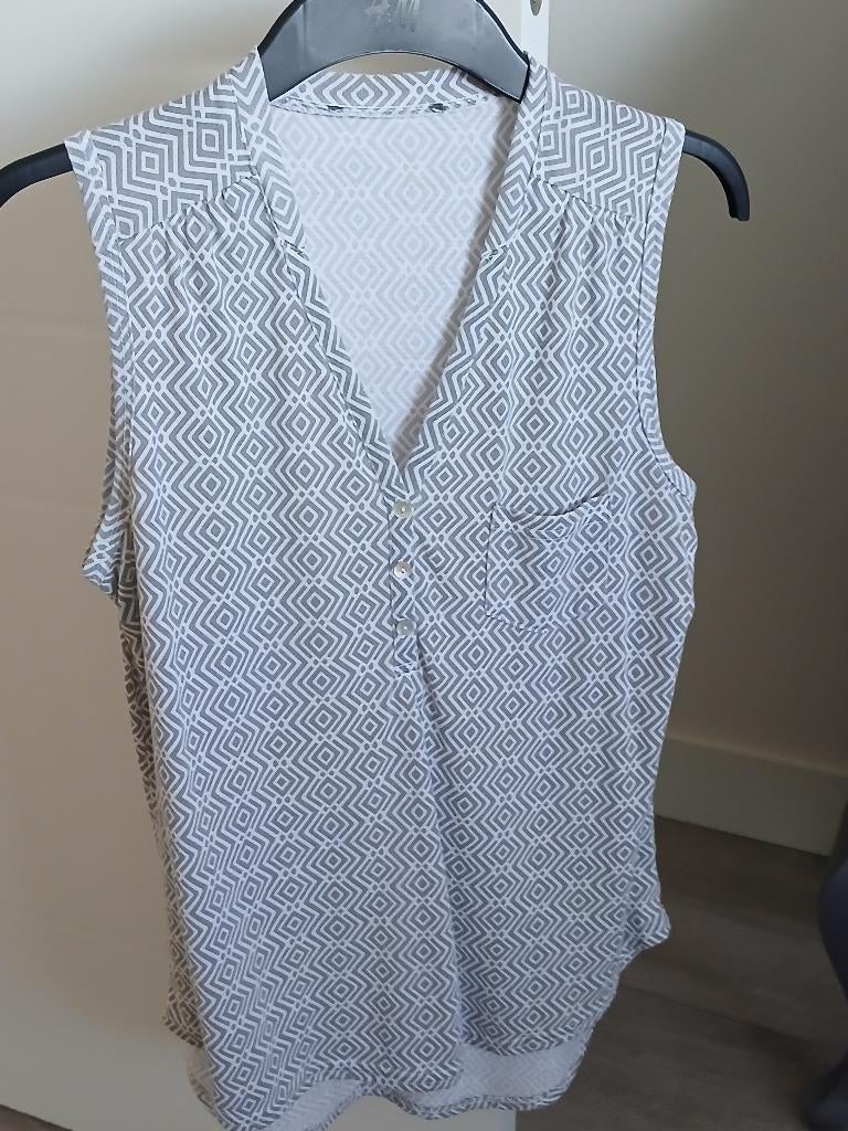 Grijs witte top, maat 36/38, Kleding | Dames, Tops, Ophalen of Verzenden, Zo goed als nieuw, Grijs, Maat 36 (S)