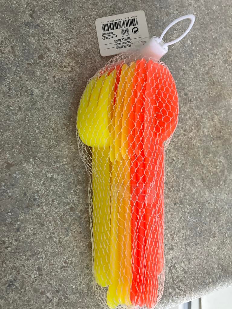 Hema Bestek Fluor Neon - Geel en Oranje Bestekset, Ophalen, Nieuw, Kunststof, Bestekset