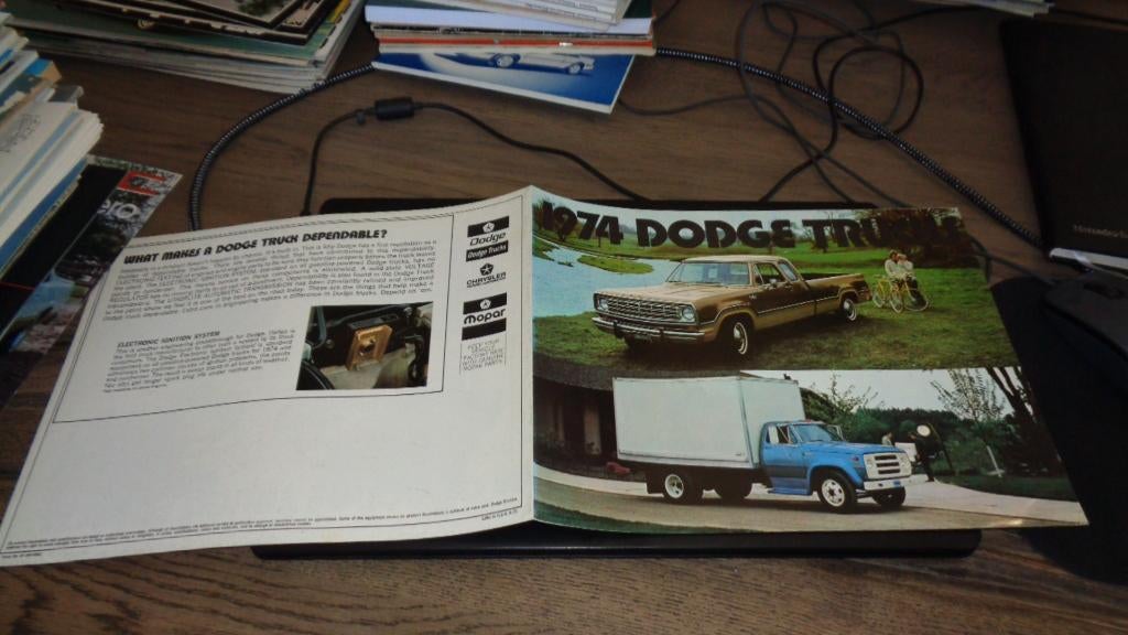 USA Folder DODGE  TRUCKS  1974, Verzenden, Zo goed als nieuw, Overige merken