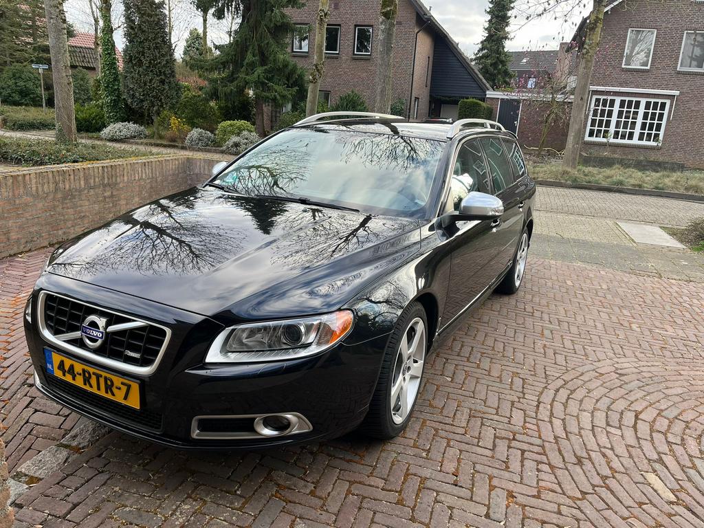 Volvo V70 2.0 T AUT 2011 Zwart, gereviseerde versnellingsbak, Auto's, 1800 kg, Zwart, 4 cilinders, Zwart