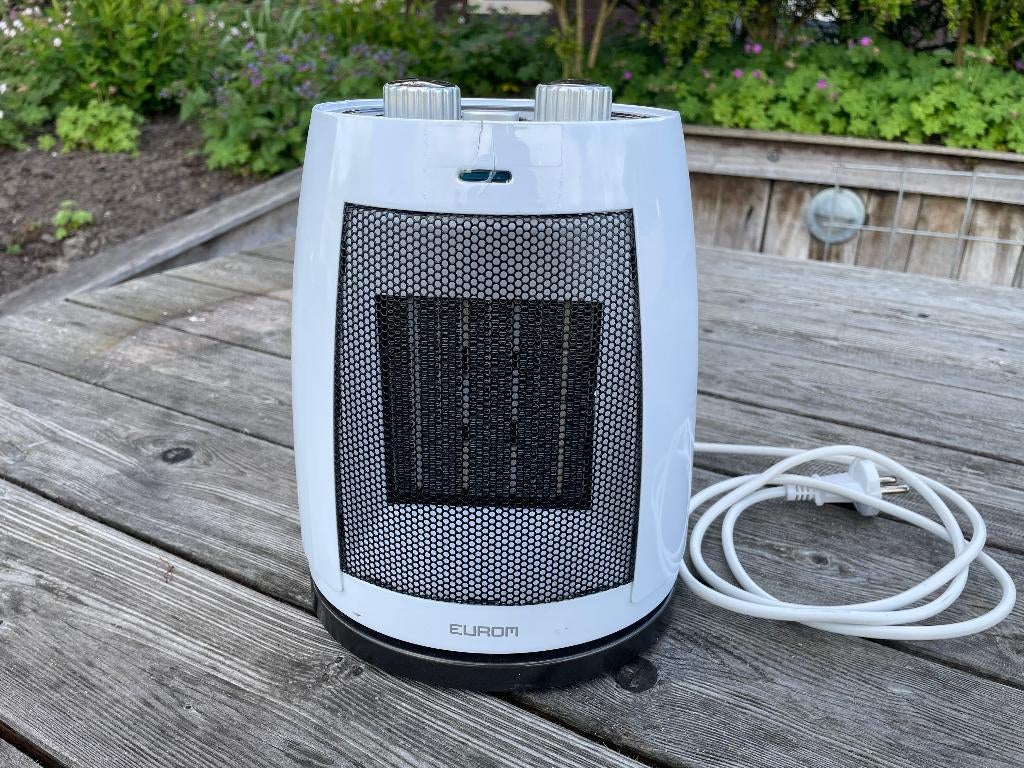 Kacheltje caravan elektrisch instelbaar van 500 tot 1.500 W, Ophalen of Verzenden, Zo goed als nieuw