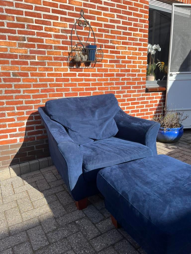 1 persoons suède stoel met poef, Ophalen, Gebruikt, Eenpersoons, 75 tot 100 cm