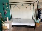 Sfeervol VTwonen tienerbed 90x200 cm met metalen frame, Ophalen, Gebruikt, 90 cm, Eenpersoons