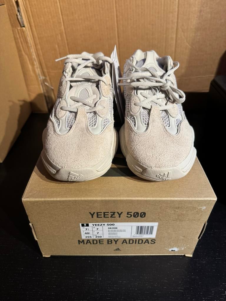 Adidas Yeezy 500 Blush in maat: 40 2/3 en 46 - Nieuw -DB2908, Kleding | Heren, Schoenen, Wit, Nieuw, Ophalen of Verzenden, Sneakers of Gympen