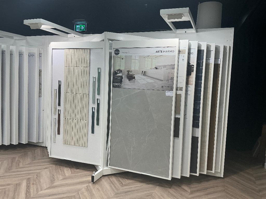 Showroom Tegelkasten gratis af te halen, Ophalen, Gebruikt, Wandtegels, Minder dan 20 cm