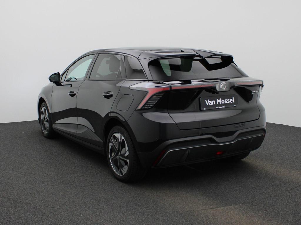 MG MG4 64 kWh Luxury | Parkeer camera | Apple car play / And, Auto's, MG, Automaat, 12 maanden, 1675 kg, Zwart