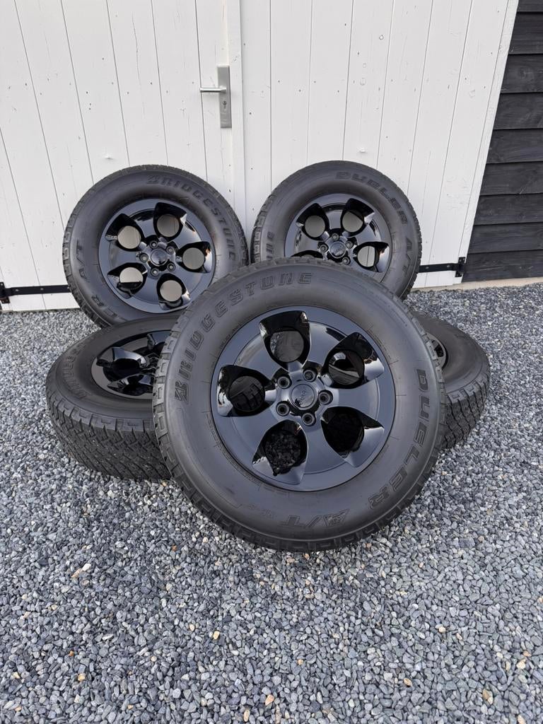 18 inch Jeep Wrangler Origineel Bridgestone All season, 18 inch, 255 mm, Banden en Velgen, Ophalen of Verzenden