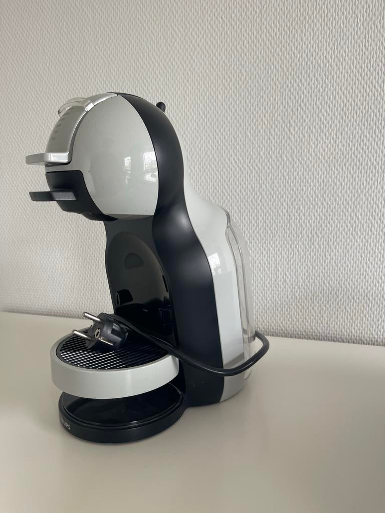 Dolce Gusto apparaat in goede staat, Witgoed en Apparatuur, Koffiezetapparaten, Ophalen, Koffiepads en cups, Koffiemachine, Zo goed als nieuw