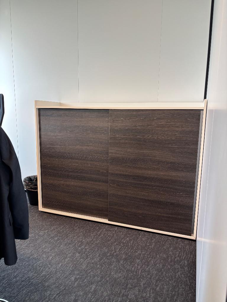 Kast, Ophalen, Met plank(en), 100 tot 150 cm, 150 tot 200 cm