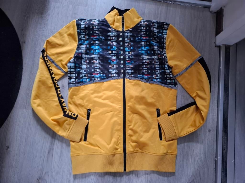 FC Straat vest geel met print maat 170/176, Kinderen en Baby's, Kinderkleding | Maat 170, Overige typen, Ophalen of Verzenden
