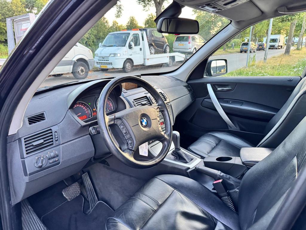 BMW X3 3.0i|YOUNGTIMER|AUT|LEDER|4WD|stoelverw|NAVI|PSENSOR|, Gebruikt, 2000 kg, Elektrische ramen, Zwart