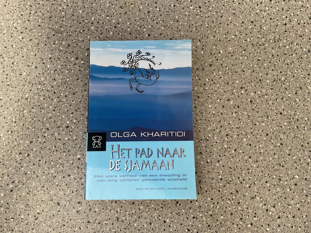 Het Pad naar de Sjamaan - Olga Kharitidi, Boeken, Ophalen of Verzenden, Gelezen, Spiritualiteit algemeen, Verhaal of Roman