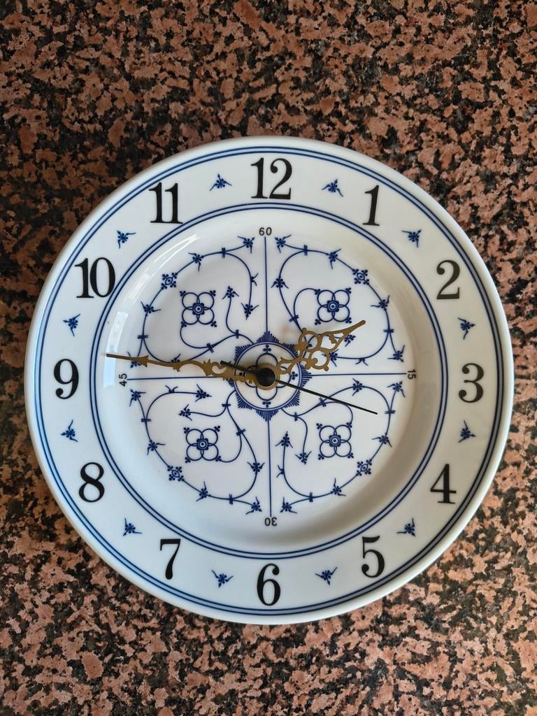 Klok, blauw witte Jager/winterling stijl, Ophalen of Verzenden, Zo goed als nieuw, Wandklok