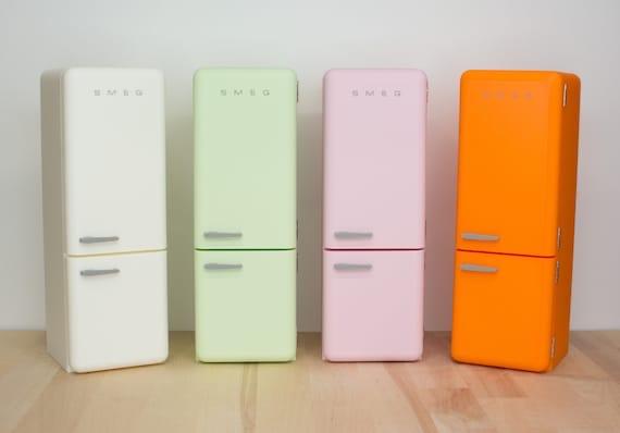 Smeg koelkast gezocht omgeving Utrecht, Ophalen, Gebruikt, 200 liter of meer, 60 cm of meer