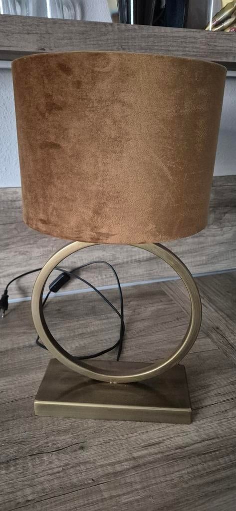 Tafellamp met stoffen kap en metalen voet, Huis en Inrichting, Ophalen