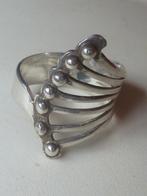 Zilveren Ring Waaier van Spijltjes met Knopjes, Verzenden, Zo goed als nieuw, 17 tot 18, Dame