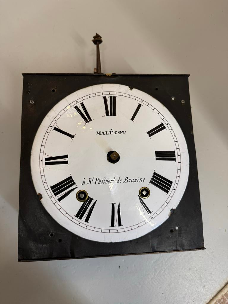 Comtoise uurwerk - Malécot à St Philbert de Bouaine, Antiek en Kunst, Antiek | Klokken, Ophalen of Verzenden