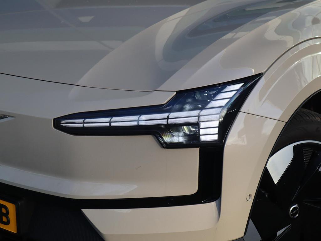 Volvo EX30 Single Motor Extended Range Ultra 69 kWh | Verwar, Automaat, Volvo Selected Used Cars, Origineel Nederlands, 1600 kg