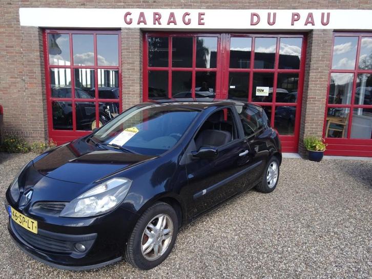Renault CLIO 1.4-16V TEAM SPIRIT, Auto's, Renault, Bedrijf, Clio, ABS, Airbags, Boordcomputer, Centrale vergrendeling, Elektrische ramen