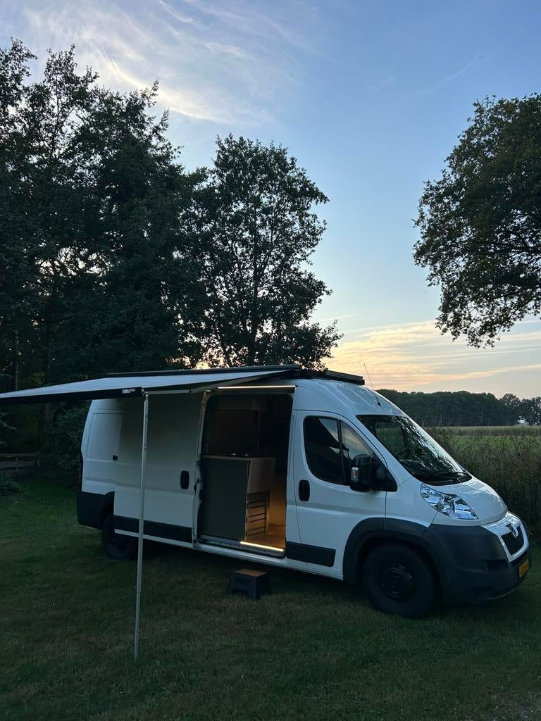 Buscamper Camper Peugeot Boxer off grid, Buscamper of Camperbus, Tot en met 2, Diesel, Particulier