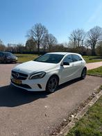 Mercedes-Benz A-Klasse A 180 Blueefficiency 122pk 2017 Wit, Auto's, Voorwielaandrijving, Stof, 4 cilinders, 1595 cc