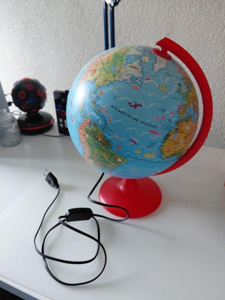 Wereldbol lamp, Huis en Inrichting, Woonaccessoires | Wereldbollen, Ophalen, Verlicht, Zo goed als nieuw