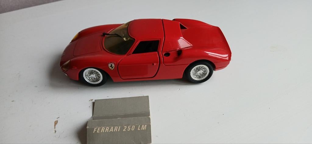 REVELL FERRARI 250 LM (1965) 1:24, Hobby en Vrije tijd, Modelauto's | 1:24, Gebruikt, Auto, Revell, Ophalen of Verzenden