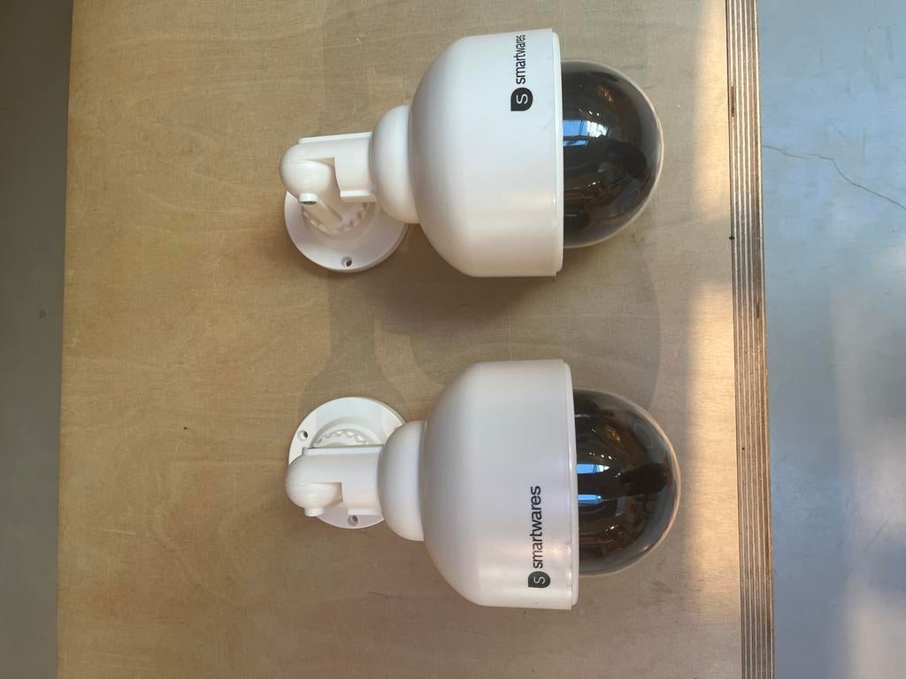 Smartwares Dummy Camera - Realistische Afschrikking, Ophalen of Verzenden, Zo goed als nieuw, Buitencamera