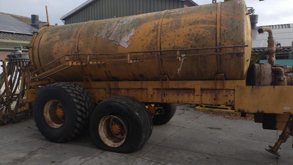 Mesttank met werkende pomp en landbouw bemester, Ophalen of Verzenden, Akkerbouw, Gewasbescherming en Bemesting